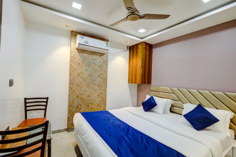 3 Person AC Room at Jain Dharamshala Somnath